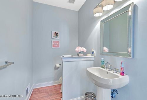 3 Equinox Ln, East Freehold NJ  07728-8652 exterior