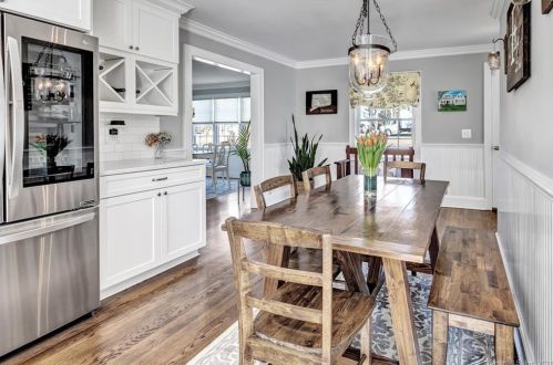 136 Vlg Rd, Huntington CT 06484-1778 exterior