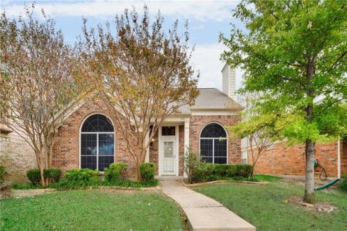 2110 Dover Dr, Carrollton, TX 75006-2925