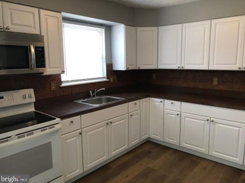 221 Lester St, Browns Mills, NJ 08015-3905