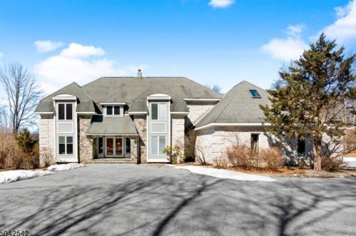 647 Mtn Rd, Sparta NJ  07871-3210 exterior