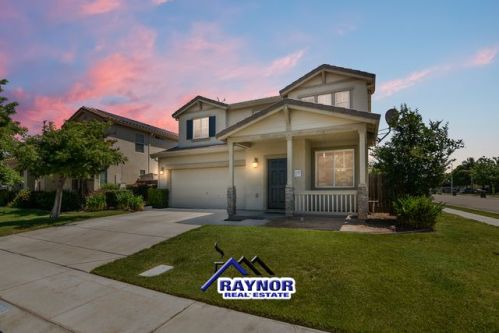 5302 Benjamin Ct, Riverbank, CA 95367-9469