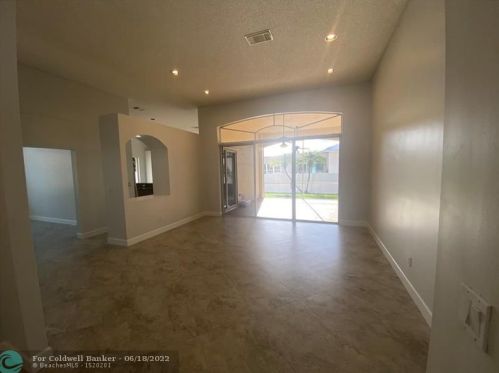 327 188th Ter, Hollywood FL  33029-5441 exterior