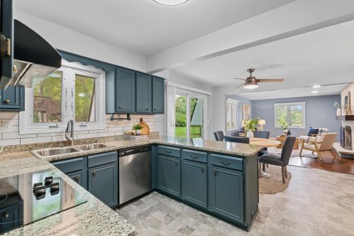 2414 Lagoon Ct, Thiensville WI  53092-5549 exterior