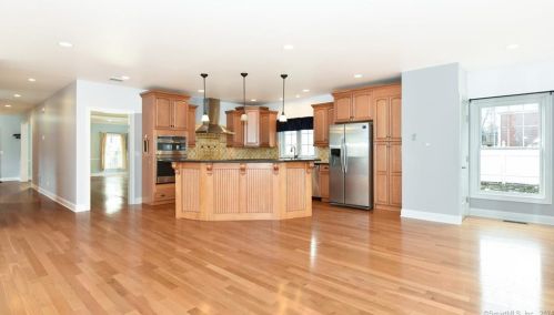 6 Nolan St, Norwalk CT  06850-2525 exterior