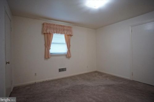 8 Brentwood Rd, Camp Hill PA  17011-2503 exterior