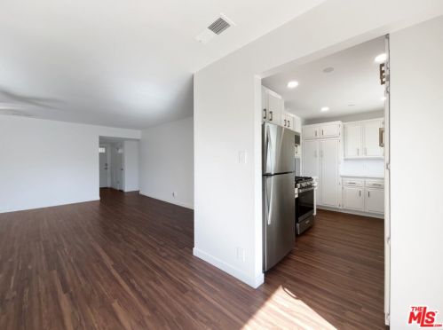 8050 Cherrystone Ave, Van Nuys CA  91402-5415 exterior