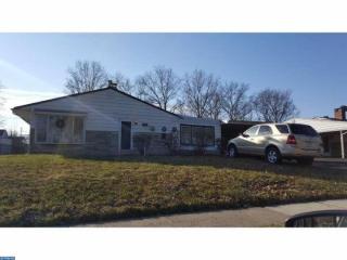 138 Thornridge Dr, Levittown, PA 19054-2321