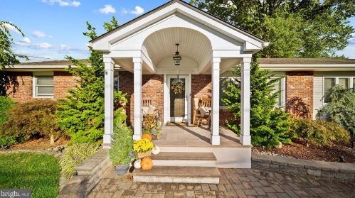 26 Pintinalli Dr, Trenton NJ  08619-1538 exterior