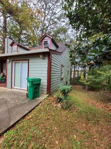 1000 Autumn Crest Ct, Stone Mountain, GA 30083-5152