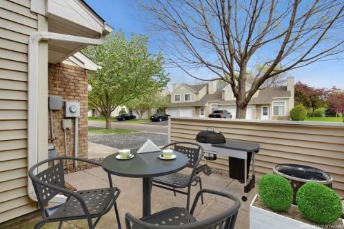 8594 Brinkley Ln, South Saint Paul, MN 55076-5115