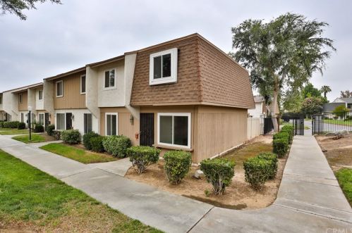1101 Clark St, Riverside, CA 92501-1403