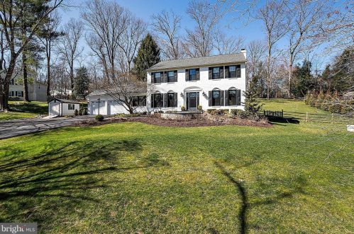 810 Hickory Vale Ln, Great Falls VA  22066-2810 exterior