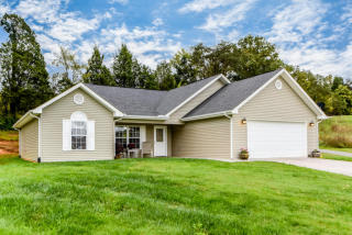 873 Amburn Meadows Ln, Maryville, TN 37801-1084