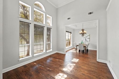 2033 Le Mans Dr, Carrollton, TX 75006-4344