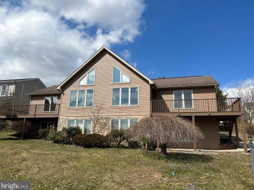 102 Herman Lee Cir, Mount Patrick, PA 17045-9737