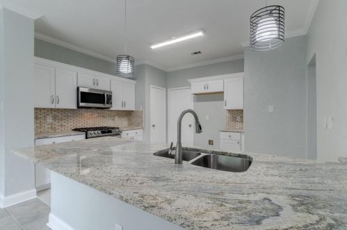 1732 Prescott Dr, Lewisville TX  75028-2078 exterior