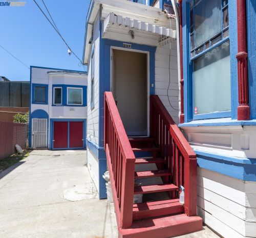 1843 Chestnut St, Oakland, CA 94607-2877