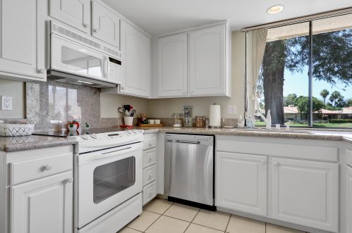 25 Malaga Dr, Rancho Mirage, CA 92270-3820
