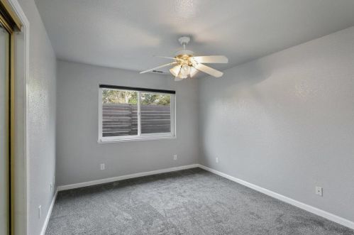 321 La Loma Ave, Modesto CA  95354-1329 exterior