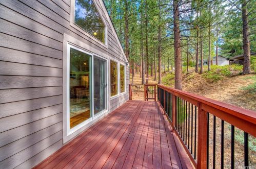 2208 Toiyabe Trl, South Lake Tahoe CA  96150-6861 exterior