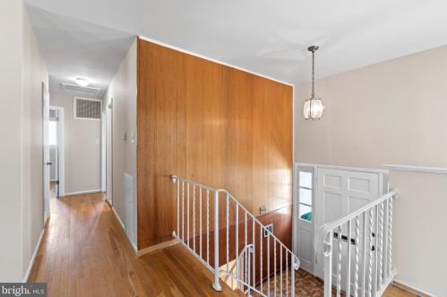 6501 Carrsbrook Ct, Springfield VA 22150-1311 exterior