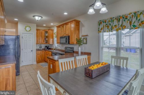 245 Stone Ridge Dr, Dover DE  19901-8205 exterior