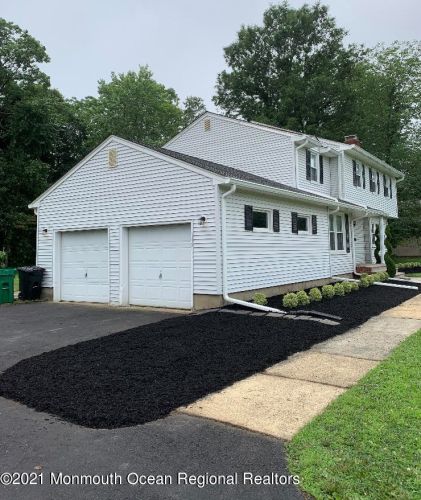8 Tudor Rd, East Freehold, NJ 07728-3115