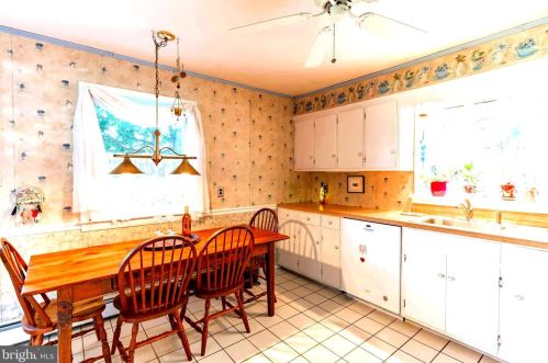 623 Crescent Ave, Lansdale PA 19446-3203 exterior