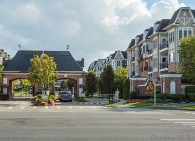 80 Shady Ln, Westbury NY  11590-3482 exterior