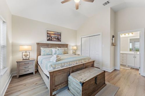 25255 Sausalito Dr, Galveston TX  77554-6910 exterior