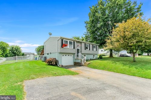 6 Plank Rd, Shrewsbury, PA 17361-1212