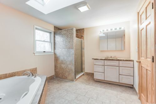 12 Ramblewood Rd, Shoreham NY  11786-2300 exterior