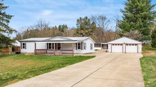 3055 Corvus Dr, Zanesville, OH 43701-0901