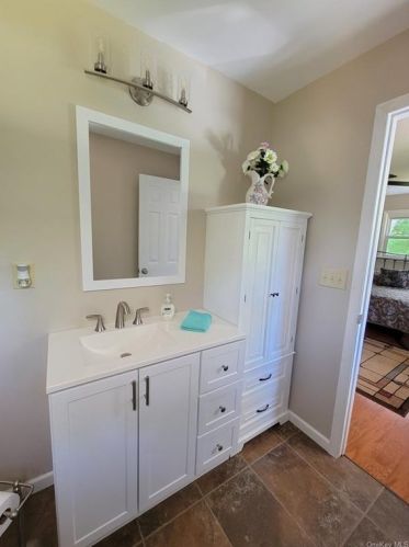 26 Tower Hill Dr, Washingtonville NY  10992-1009 exterior