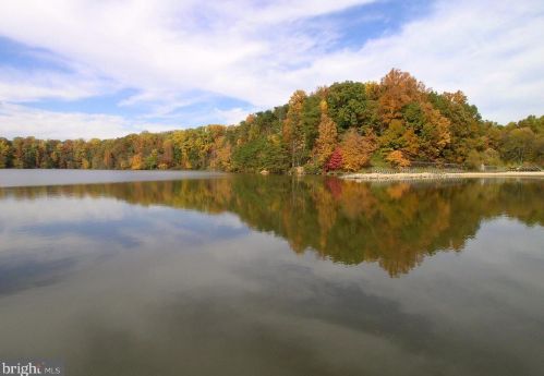 5509 Miles Ct, Springfield VA 22151-1714 exterior