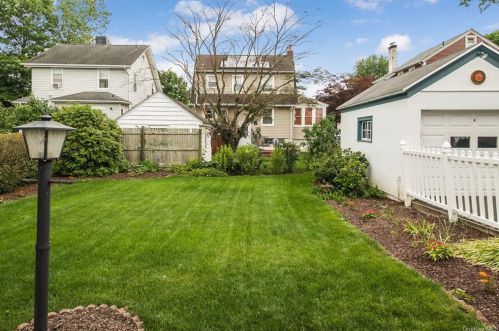 233 Chatterton Pkwy, White Plains NY  10606-2235 exterior