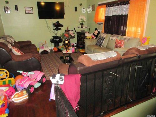 60 Patton Ave, Wheatley Heights NY  11798-4211 exterior