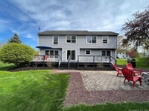 59 Tavern Cir, Middletown CT 06457-1563 exterior