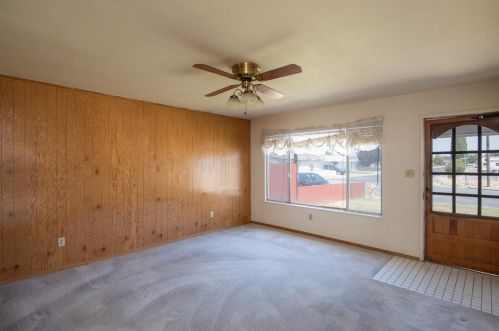 652 North St, Manteca CA 95336-4831 exterior