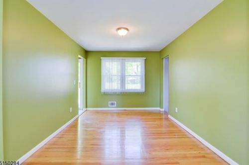 6 Sandra Rd, East Amwell Township NJ  08551-1009 exterior