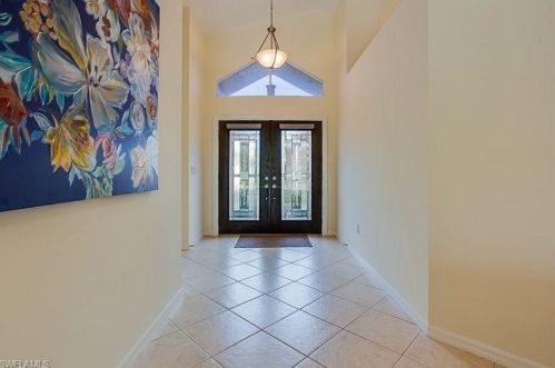 8468 Indian Wells Way, Naples, FL 34113-3003