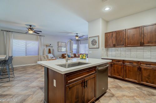 3711 Oxford Ln, Gilbert AZ  85295-4679 exterior