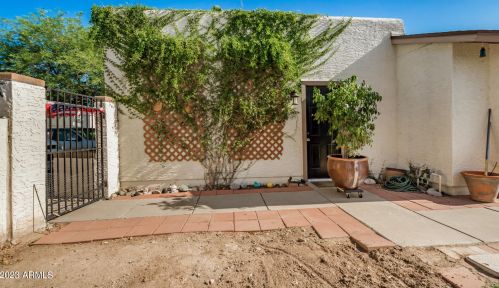 4722 Wahalla Ln, Glendale AZ 85308-7081 exterior