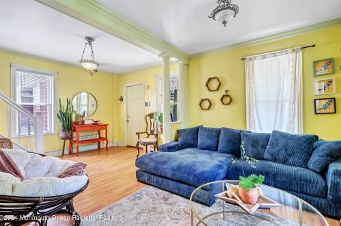 914 Central Ave, Tinton Falls NJ  07712-5735 exterior