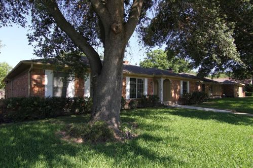 4331 Cinnabar Dr, Dallas TX  75227-1709 exterior