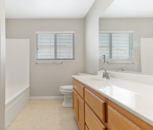 4533 Visions Dr, Turlock CA  95382-8332 exterior