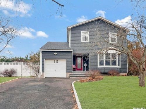 16 Mohegan Pl, Huntington Station, NY 11746-2016