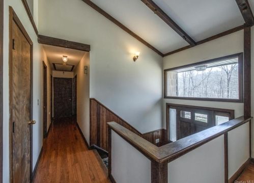 104 Still Rd, Poughquag NY  12570-5045 exterior