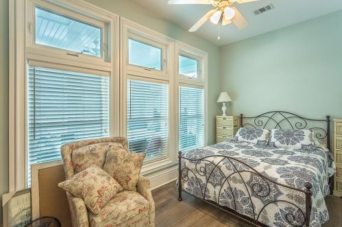 601 Riverview Dr, Carrabelle FL  32322-5054 exterior